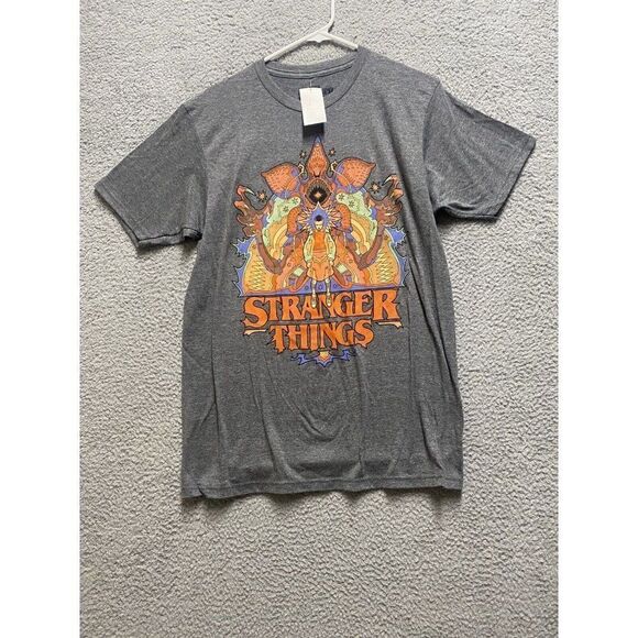 Stranger Things™ Scene Gray Graphic T-Shirt in Medium New - Picture 1 of 5
